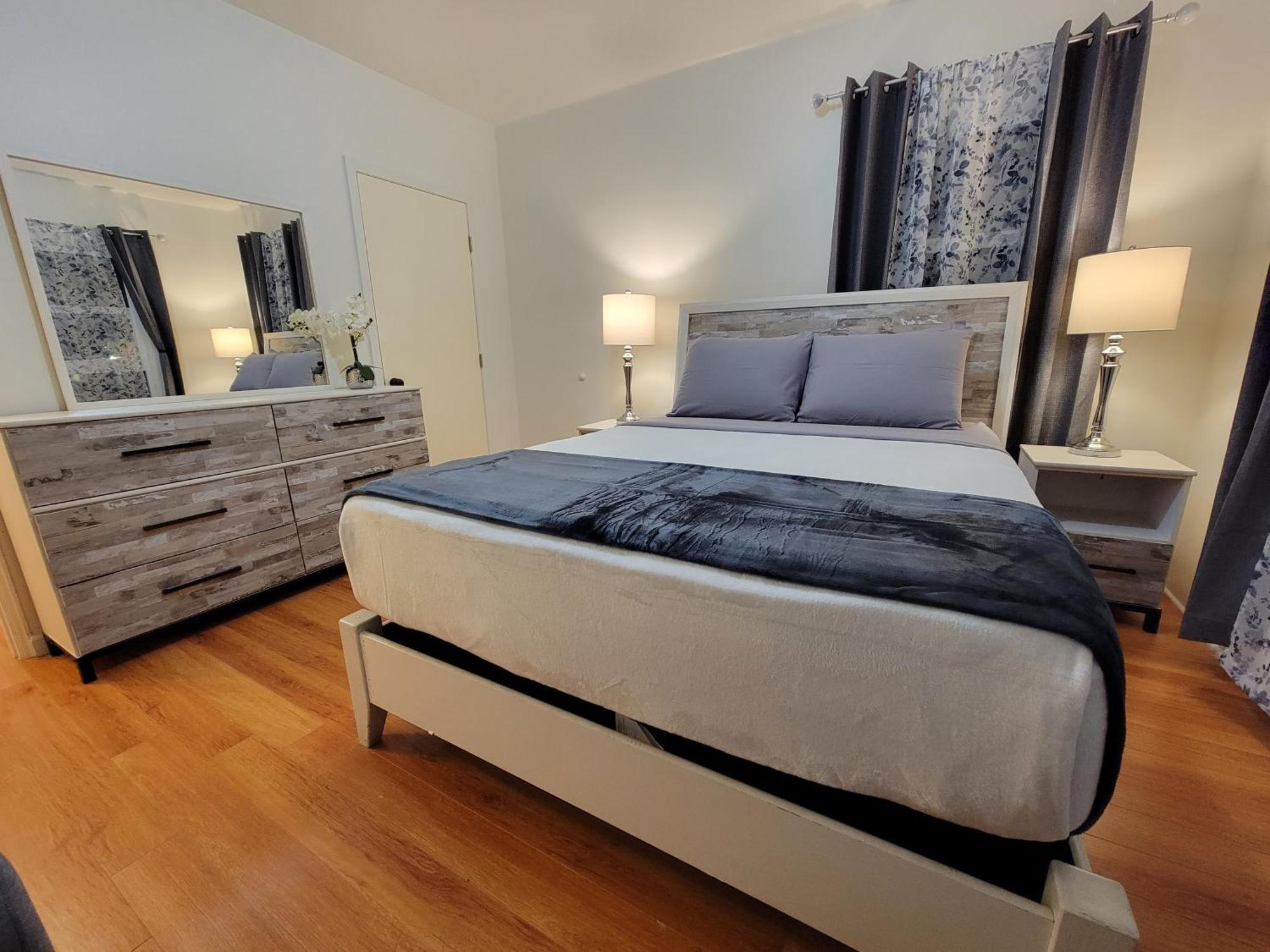 Perfectly Located Pico Robertson 3 Bedroom Walk To Restaurants Wifi Tv Game Console Parking 5 Minutes To Rodeo Drive Appartement *