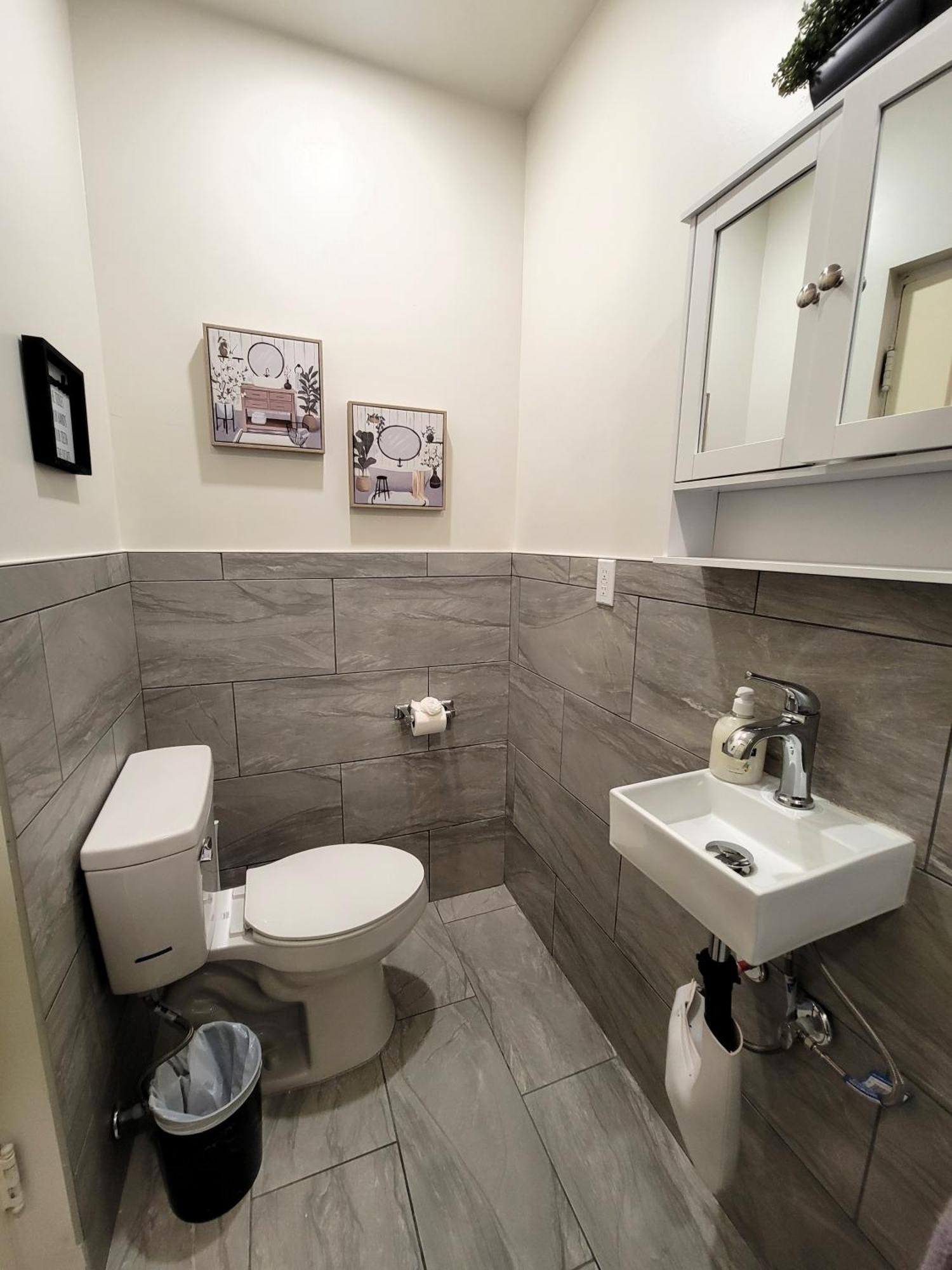 Perfectly Located Pico Robertson 3 Bedroom Walk To Restaurants Wifi Tv Game Console Parking 5 Minutes To Rodeo Drive Appartement Los Angeles