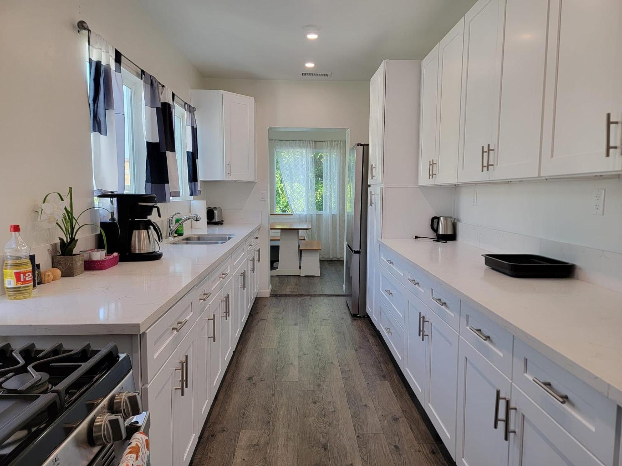 Perfectly Located Pico Robertson 3 Bedroom Walk To Restaurants Wifi Tv Game Console Parking 5 Minutes To Rodeo Drive Appartement *